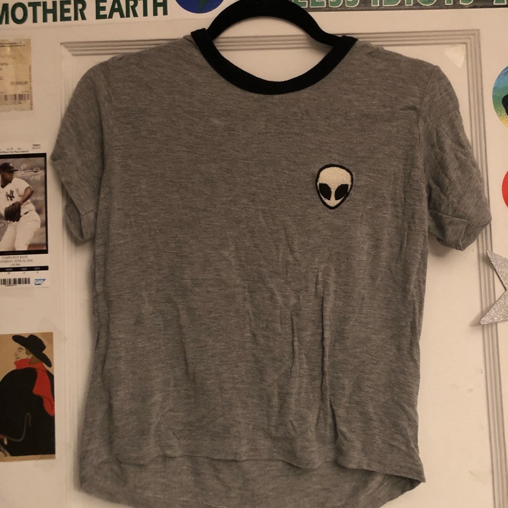 brandy melville john galt crop top alien tee